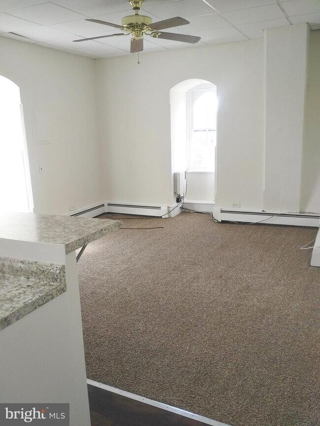 61 E Oakland Ave Unit 3, Doylestown, PA 18901 Room for Rent in