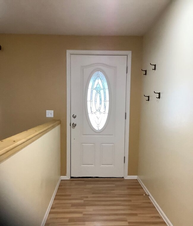 Building Photo - Central Port Orchard 3 Bed 2 Bath Rambler