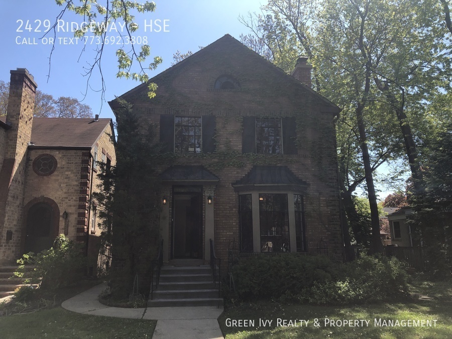 Foto principal - Charming vintage Evanston home!