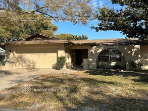 Building Photo - 1007 Macrae Ave