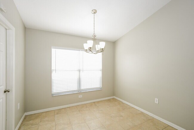 Building Photo - 423 Fern Gulley Dr