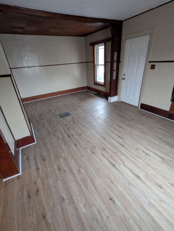 Building Photo - 313 W 21st St