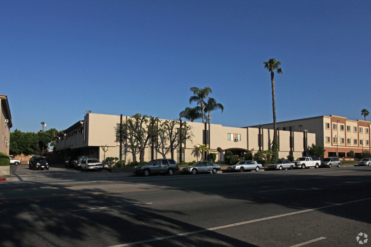 Woodcrest Apartments Apartments in Van Nuys, CA