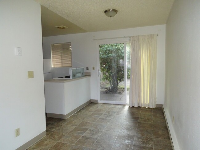Foto del edificio - 3306 E 18th St