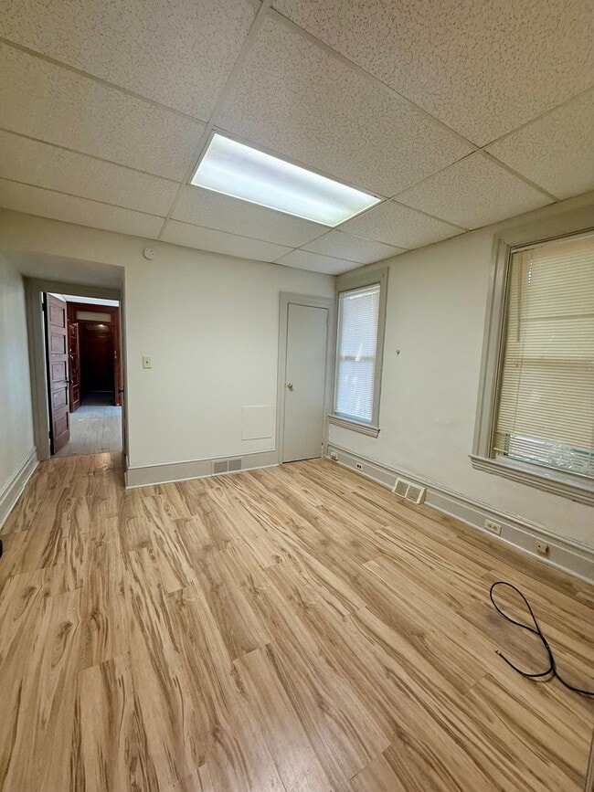 Building Photo - 626 W Lemon St
