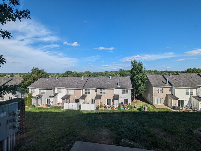 Building Photo - 311 Shadow Glen Dr