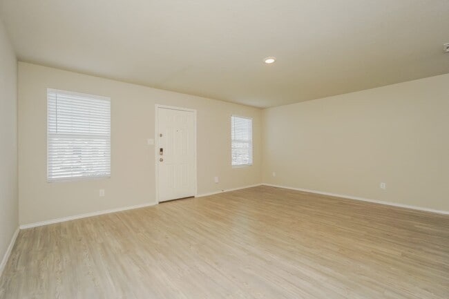 Building Photo - 5410 Verdugos Pl