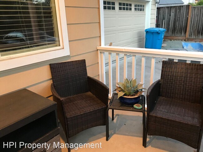Foto del edificio - 3 br, 2 bath House - 646 Acacia Lane