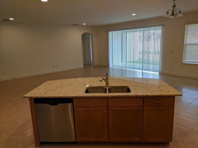 Building Photo - 5 Bedroom Home for Rent
