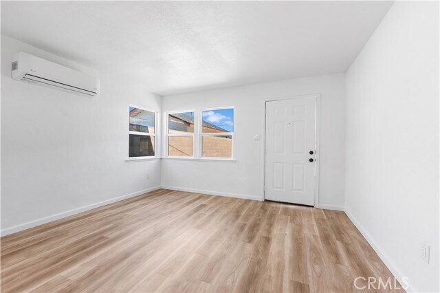 Foto del edificio - 44945 Trevor Ave