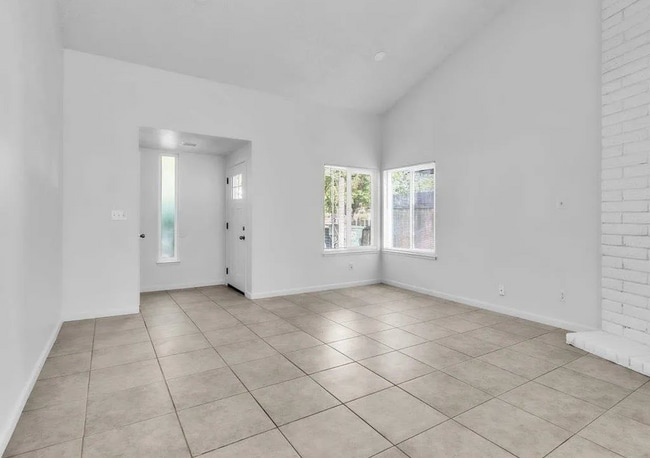 Foto del edificio - Beautiful 3/2 duplex in Citrus Heights!