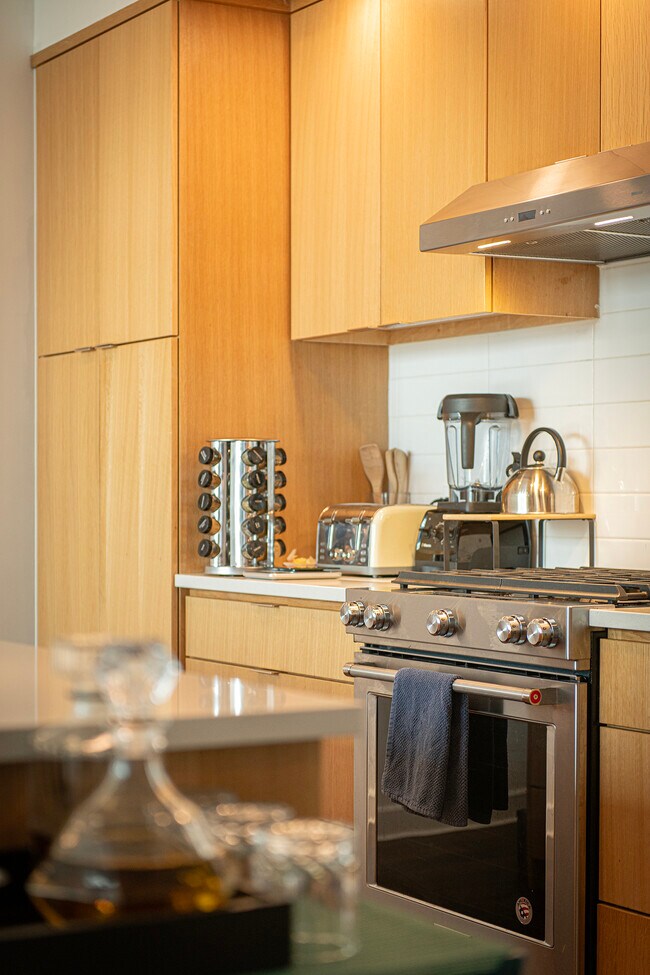 Cocina a gas - 1322 E 12th St