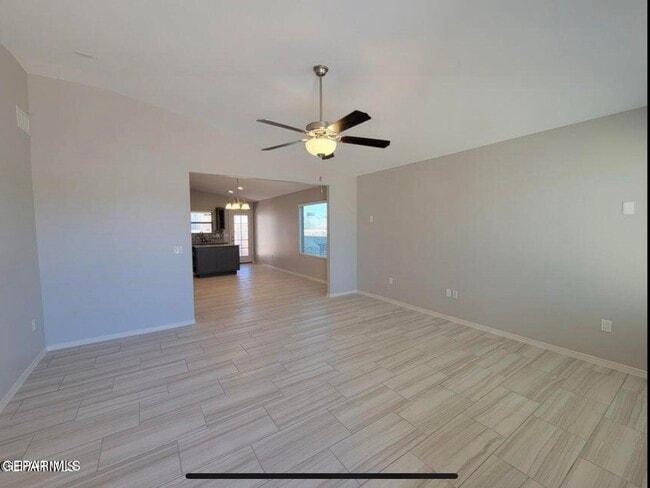 Foto del edificio - 15017 Dream Ct
