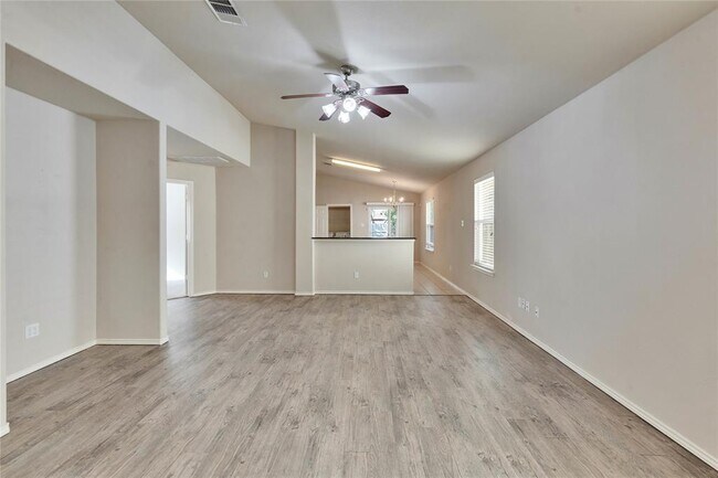 Foto del edificio - 1505 Huckleberry Ln
