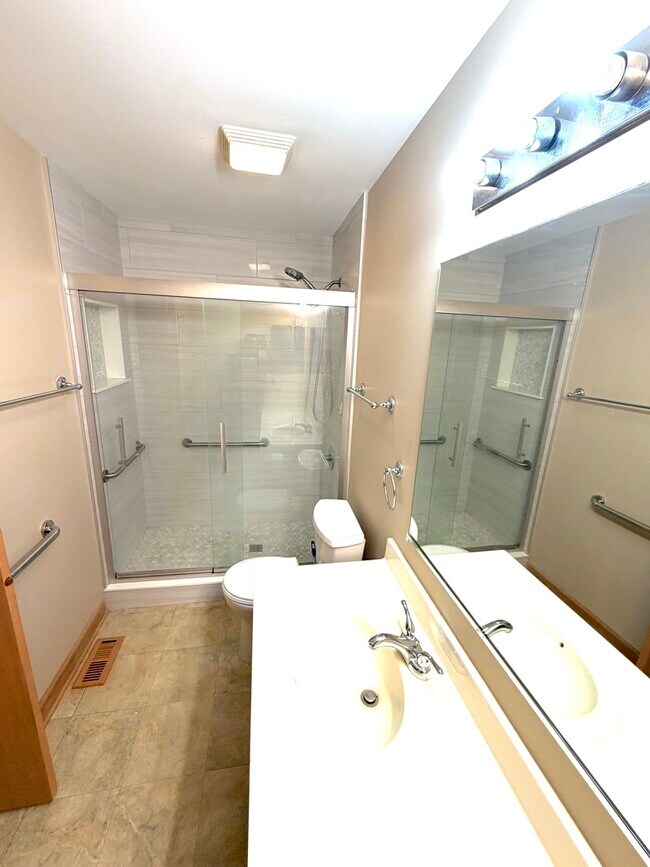 Foto del edificio - 2314 Woodside Dr