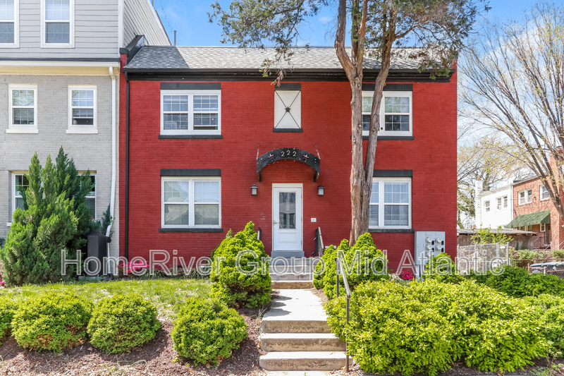 Foto principal - 222 20th St NE
