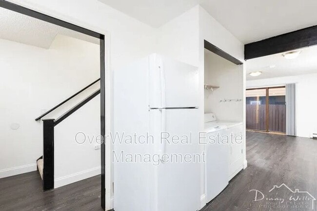 Photo - 627 N Klevin St House