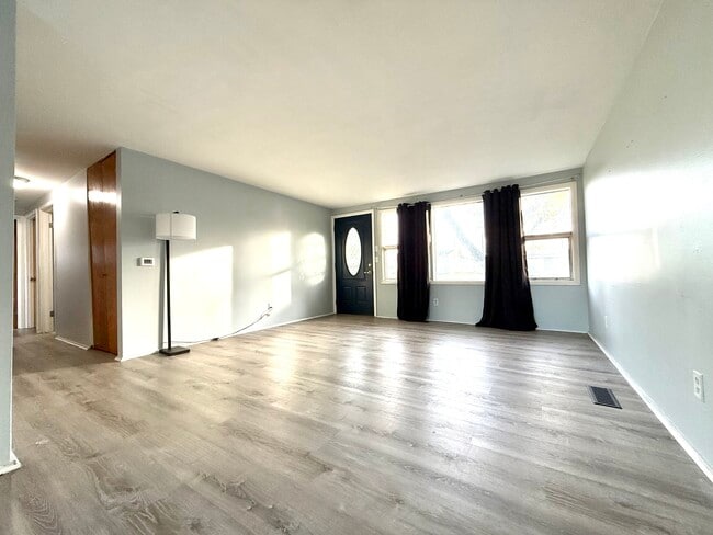 Building Photo - 2626 Corvalis Ave