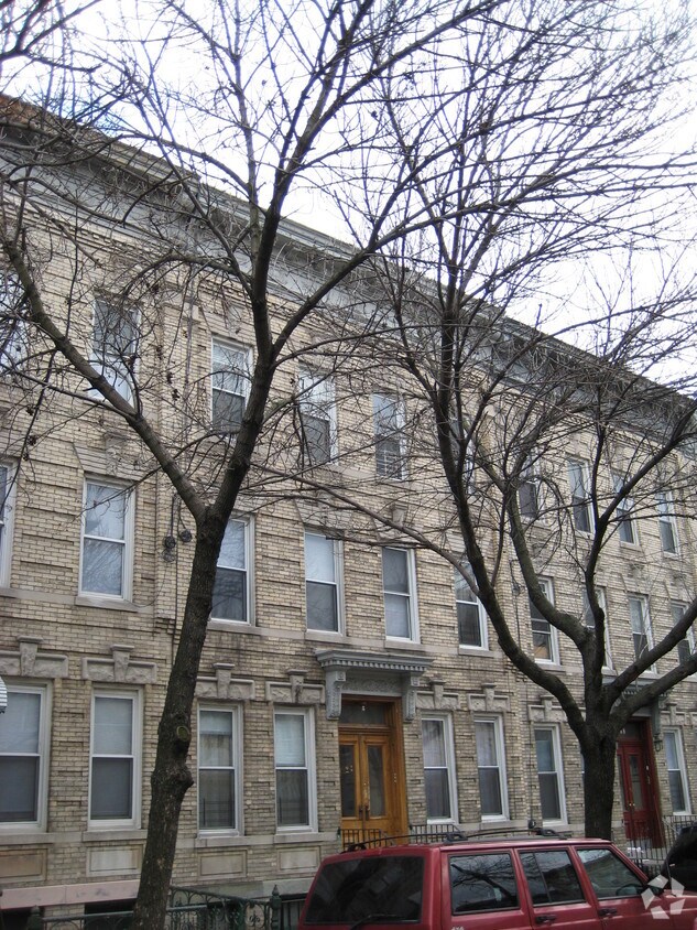 Building Photo - 1924 Grove St