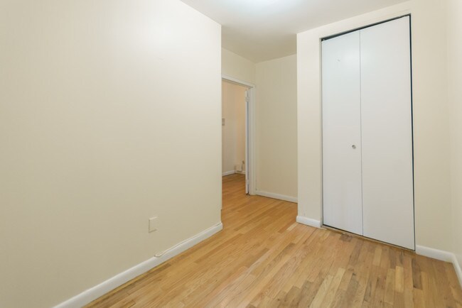 Building Photo - 66 W 109th St