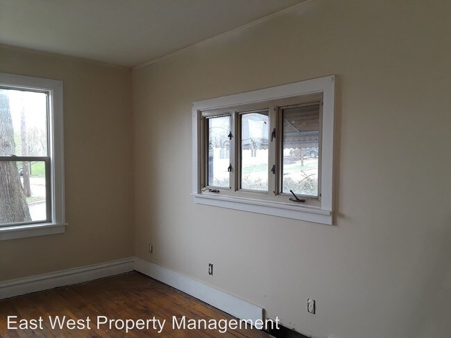 Building Photo - 732 N 23rd Ave W