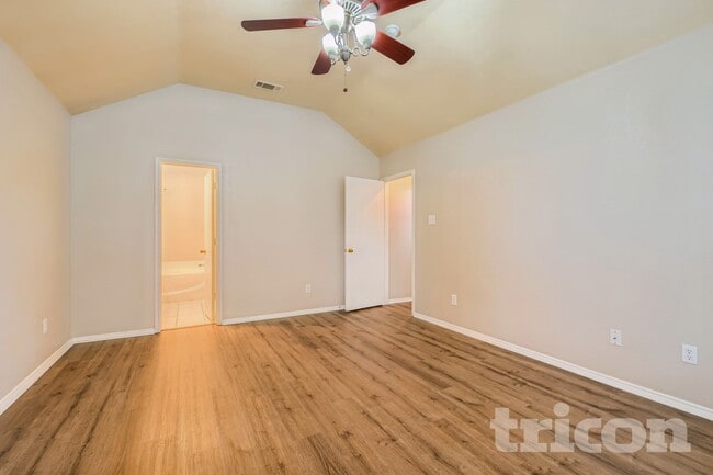 Building Photo - 110 Forest Park Ln