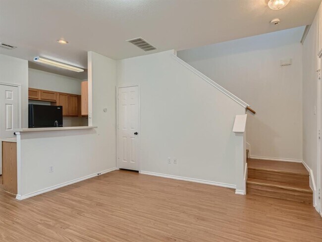 Foto del edificio - 13913 Harris Ridge Blvd