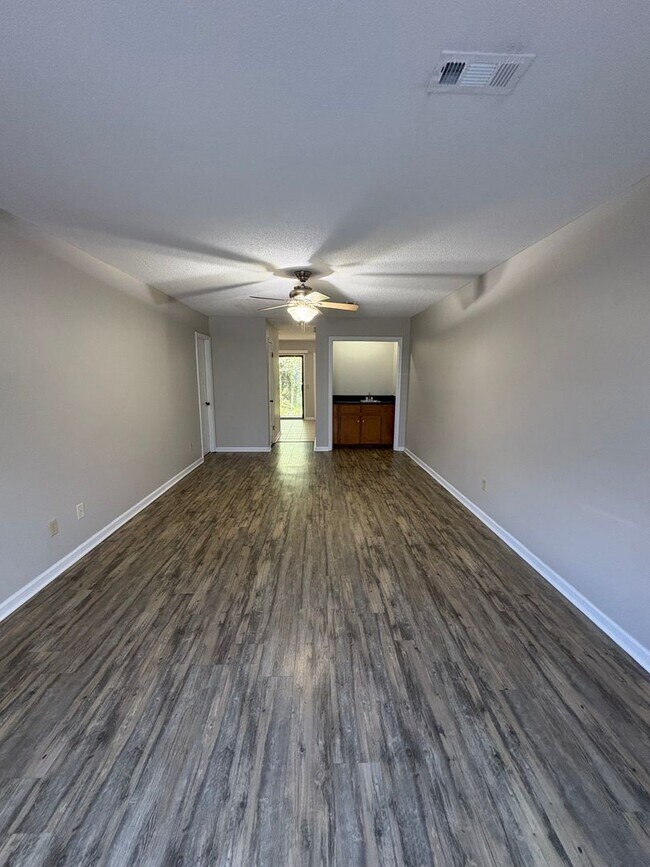 Foto del edificio - Daleville!