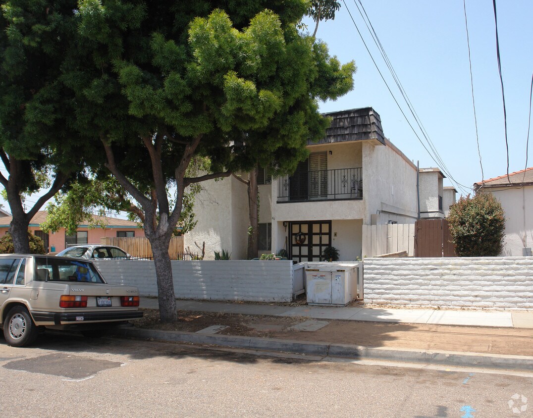 Foto del edificio - 80 Oaklawn Ave