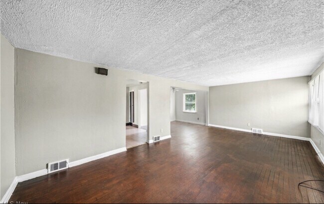 Foto del edificio - 1369 Adelaide Ave SE