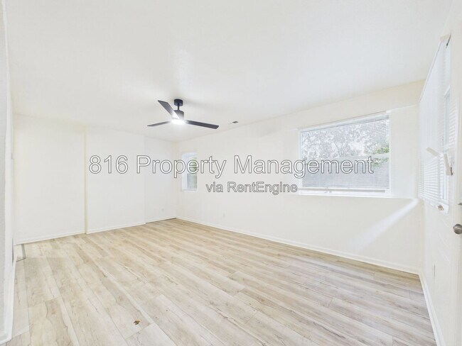 Foto del edificio - 6711 Agnes Ave