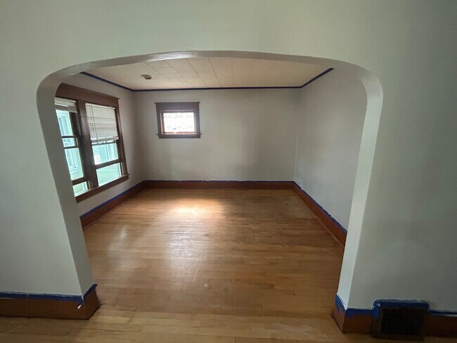 Comedor - 6642 W Stevenson St