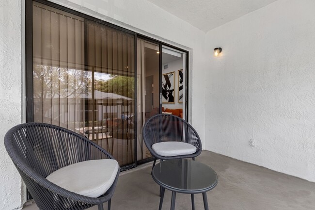 Interior Photo - Circle Sunrise