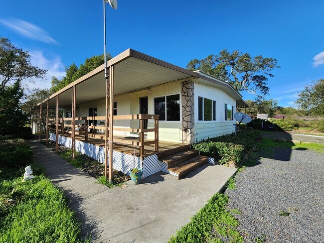 Foto del edificio - Penngrove Mobile Home on a Country Property