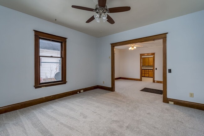 Building Photo - 629 3rd St NE