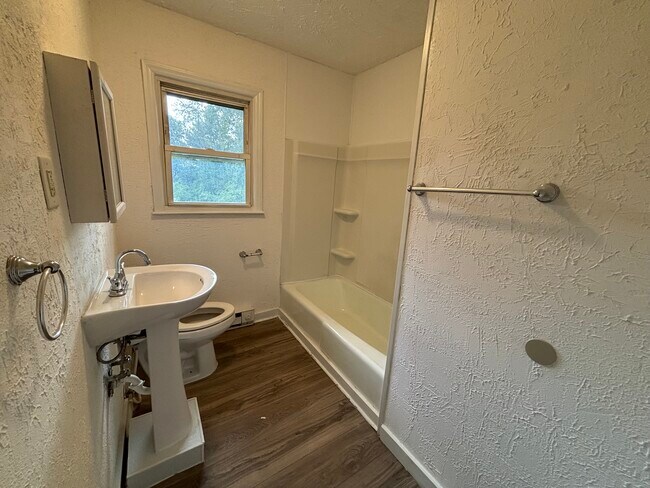 Foto del edificio - 103 Hanks St