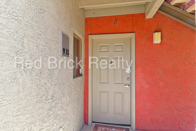 Foto del edificio - 1295 N Ash St