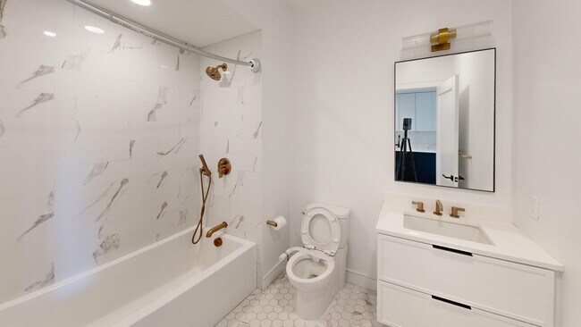 Foto del edificio - Studio with Laundry in Unit; Gym on Site! Pet-friendly