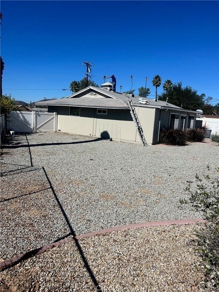 Building Photo - 26960 McCall Ct