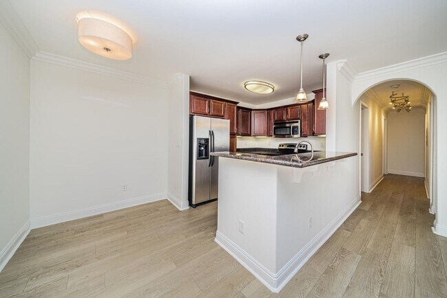 Foto del edificio - Bright 3BD/2BA Upper Condo in Oceanside with Balcony, Community Pool & Tennis Courts