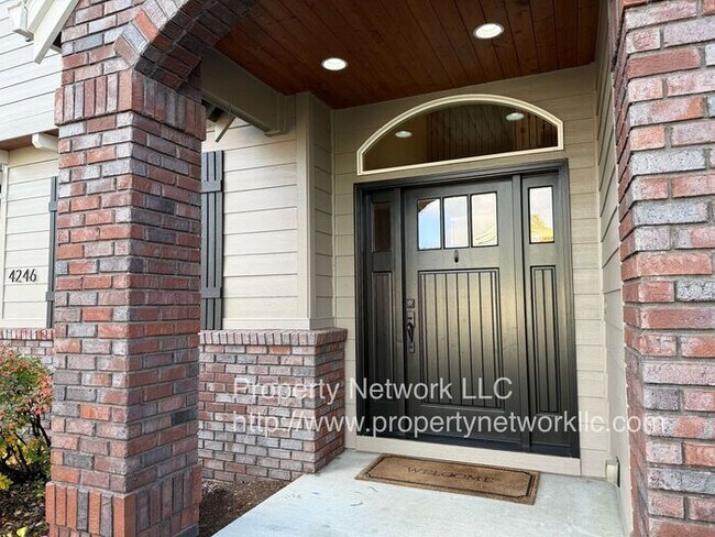 Building Photo - Spectacular 4 Bedroom Home in Gresham