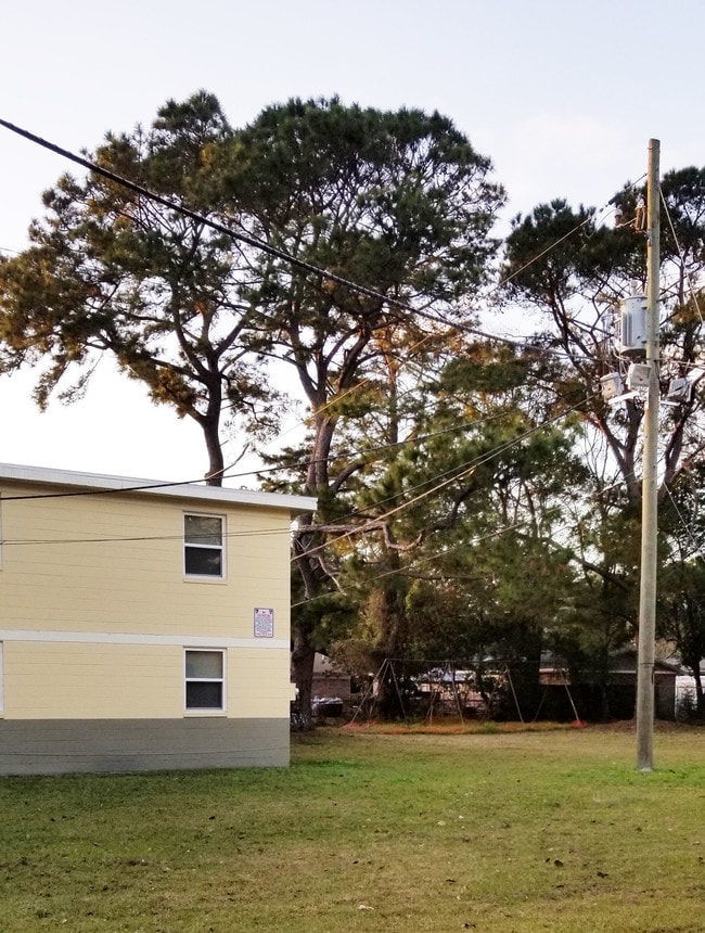 Building Photo - 3814 Almeda St