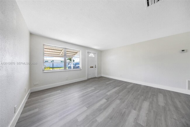 Foto del edificio - 2520 NW 2nd Dr