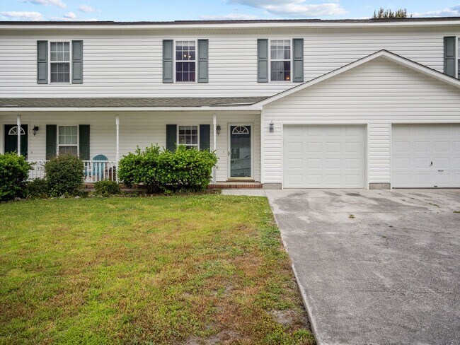 Building Photo - Welcome to Winners Circle!