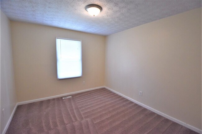 Foto del edificio - 714 Ishman Ballard Rd