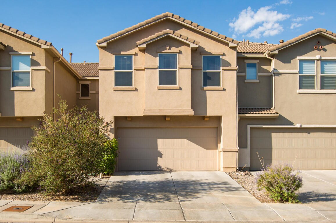 Foto principal - 10932 Fort Scott Trail NE
