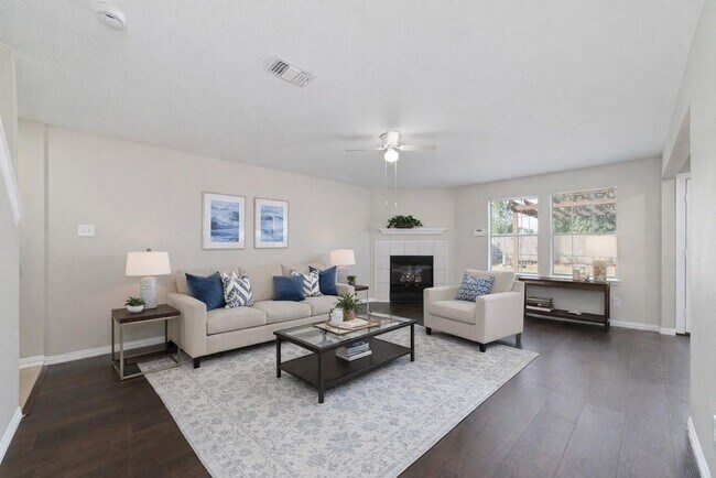 Foto del edificio - 4007 Starbridge Pointe Ln