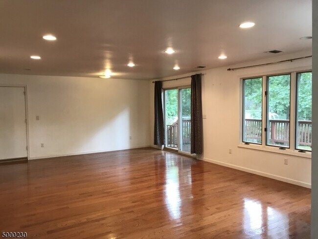 Building Photo - 41 S Ashby Ave