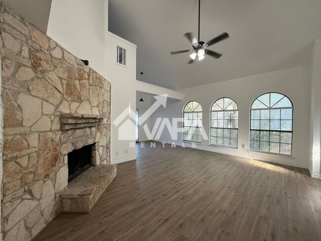 Foto del edificio - 4718 Saddle Ridge