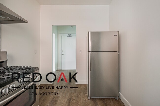 Building Photo - 681 Shatto Pl